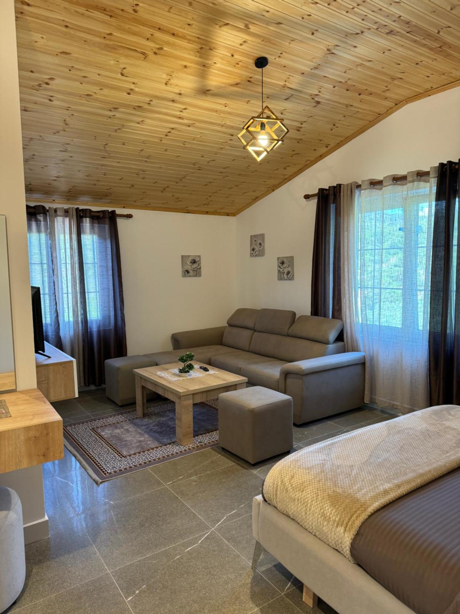 Qyteza Guest House & Camping Shkoder Bagian luar foto