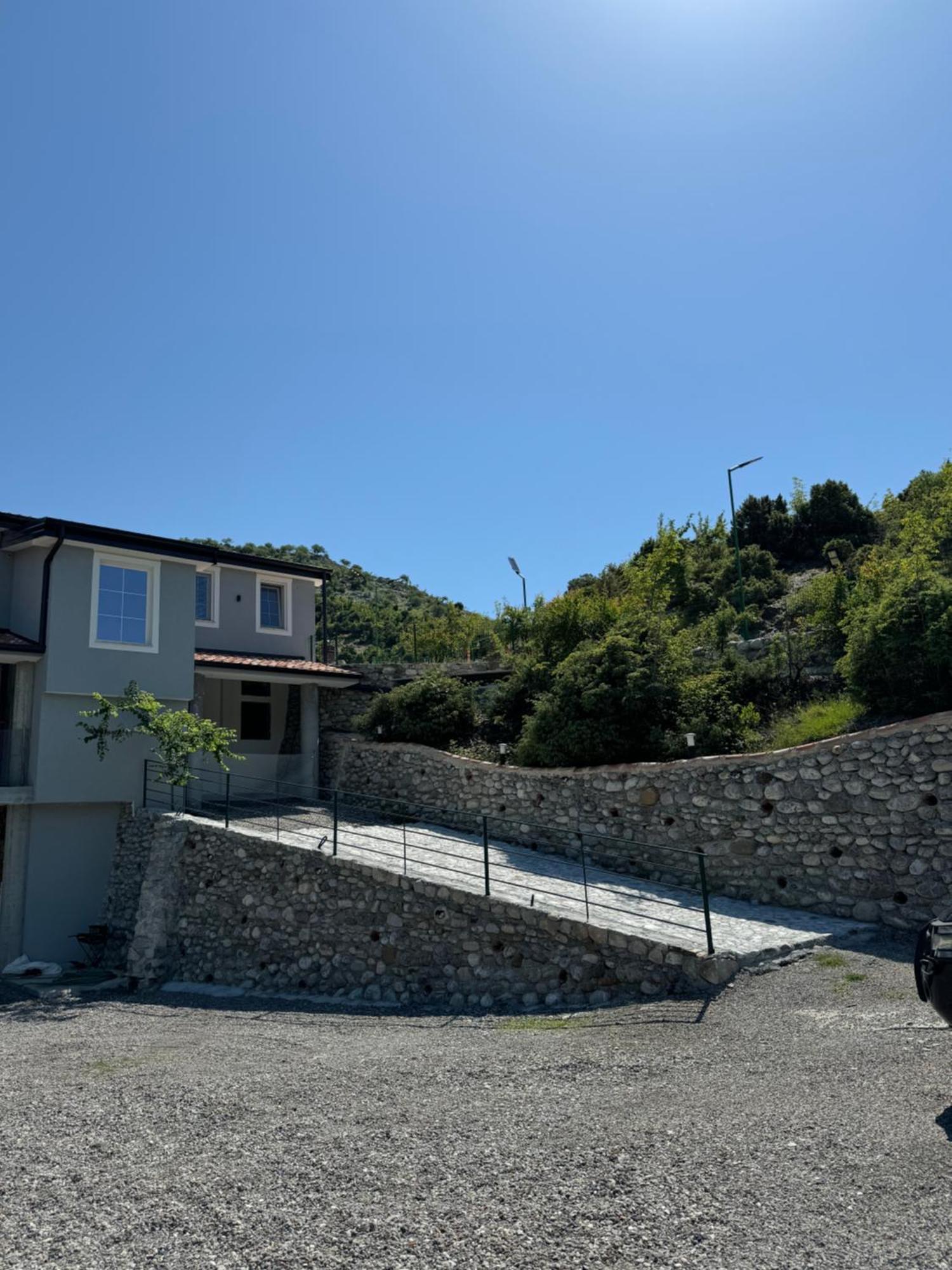 Qyteza Guest House & Camping Shkoder Bagian luar foto